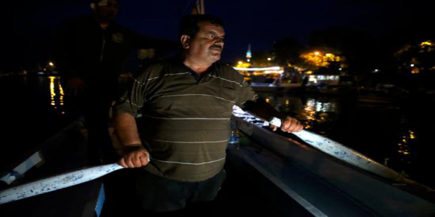 Ekmek tekneleri iftar ve sahur sofraları oldu