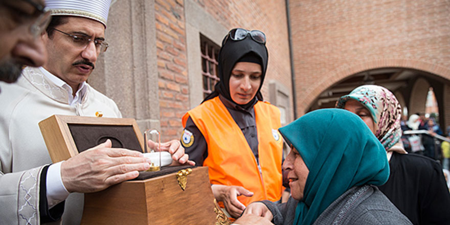 Başkentte Sakal-ı Şerif'e yoğun ilgi