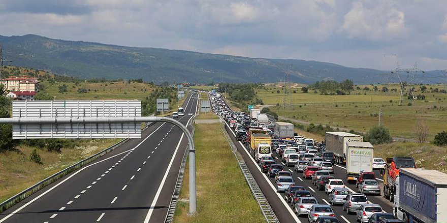 Sürücülere bayram yolculuğu uyarıları