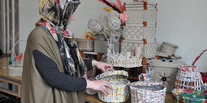 Atık kağıtları kazanç kapısı yaptılar