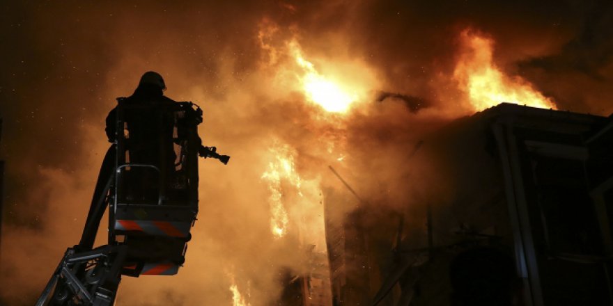 Sığınmacıların binası küle döndü