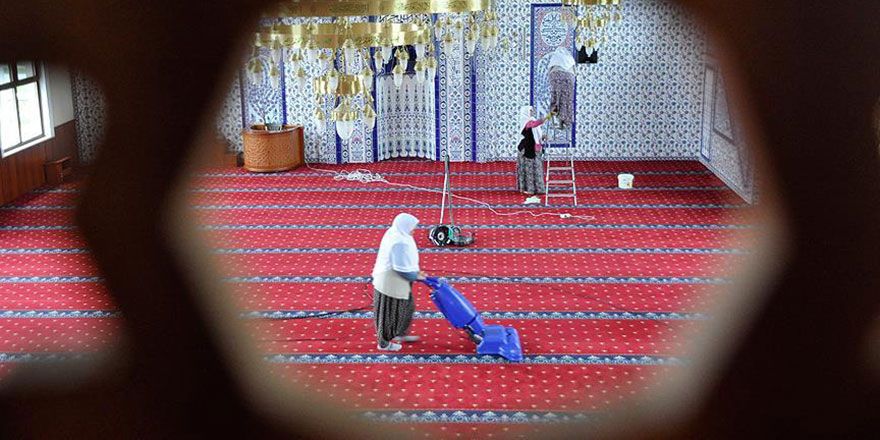 Biz camileri temizleyelim, Rabbim de inşallah bizi temizler