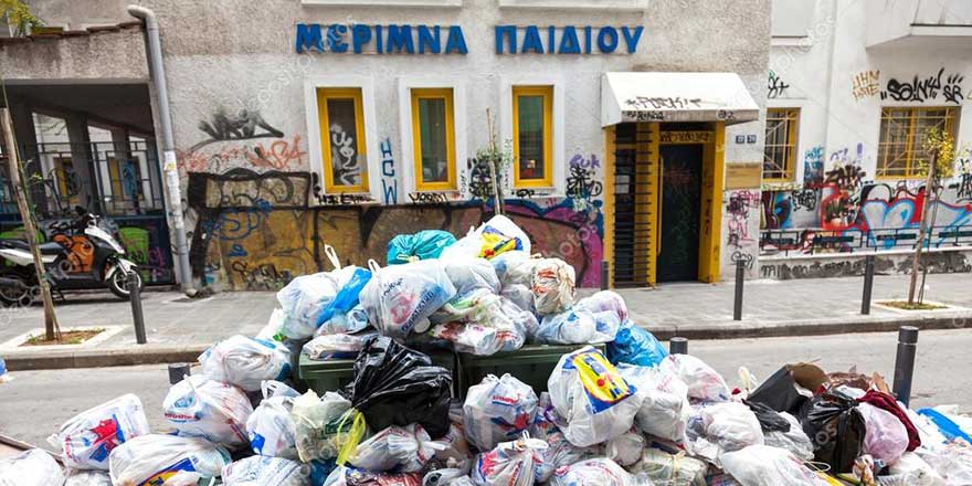 Yunanistan sokakları çöplüğe döndü