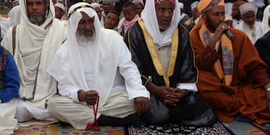 Etiyopya'da stadyumda bayram namazı