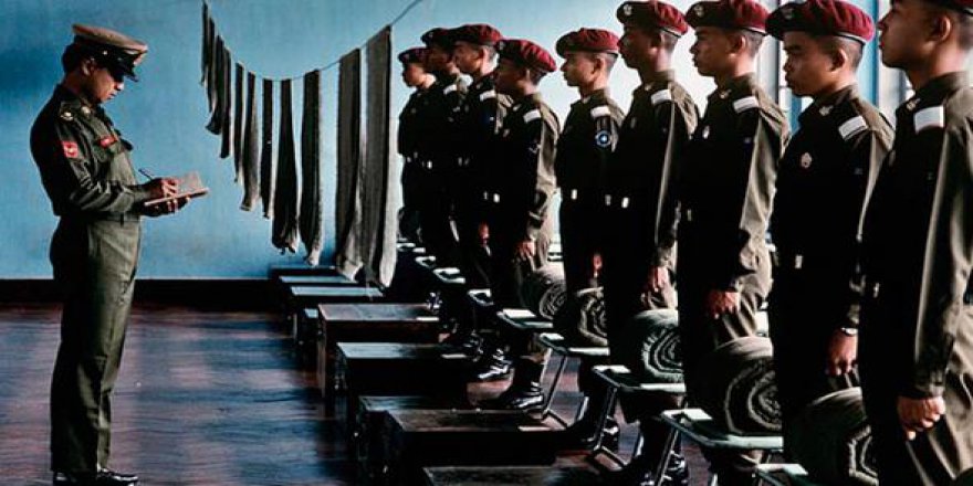 Myanmar ordusundan çocuk asker kullanan personele ceza