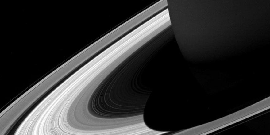 Satürn'ün bu fotoğrafı 1 milyon kilometreden çekildi