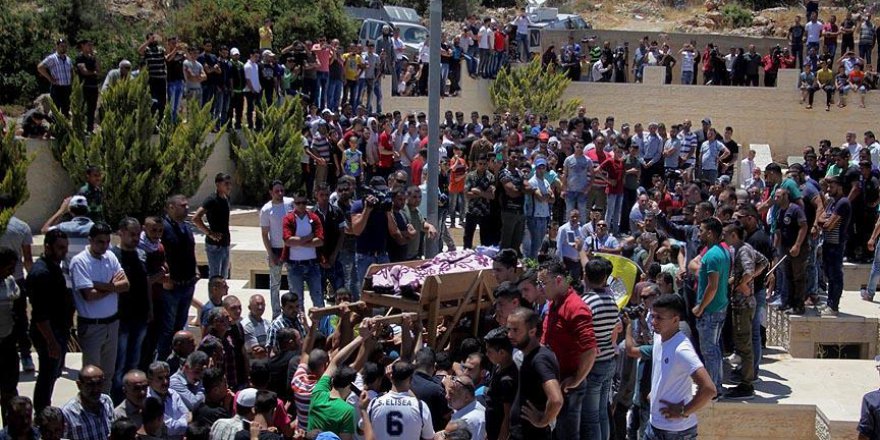Filistinli gencin cenazesinde İsrail protesto edildi