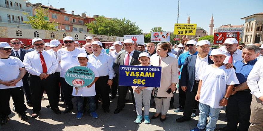 Uyuşturucunun zararlarına dikkat çekmek için pedal çevirdiler