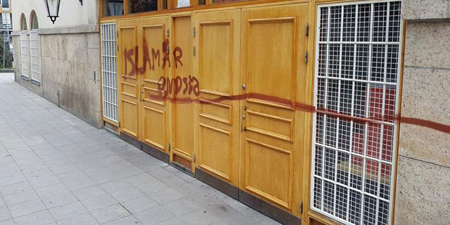 Batı'daki İslamofobinin arkasında ırkçılık var