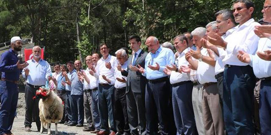 Validen hocalara 'yağmur yağmaması' için dua çağrısı