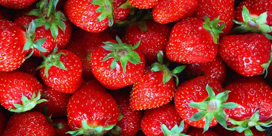 Çilek, kilosu 30 liradan pazara giriş yaptı