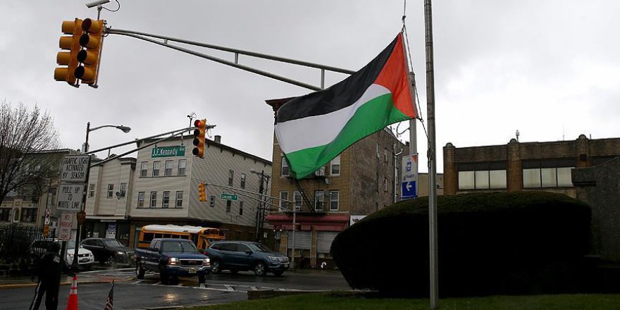 Filistin yönetimi Gazzeli memurları erken emekliye ayırdı