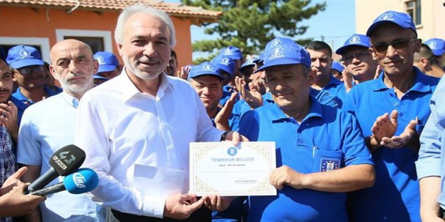 Bulduğu parayı 80 yaşındaki amcaya teslim etti