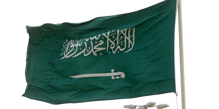 Suudi Arabistan'da roketli saldırı: 1 ölü
