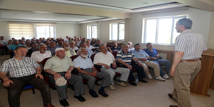 Hacı adayları okullu oldu