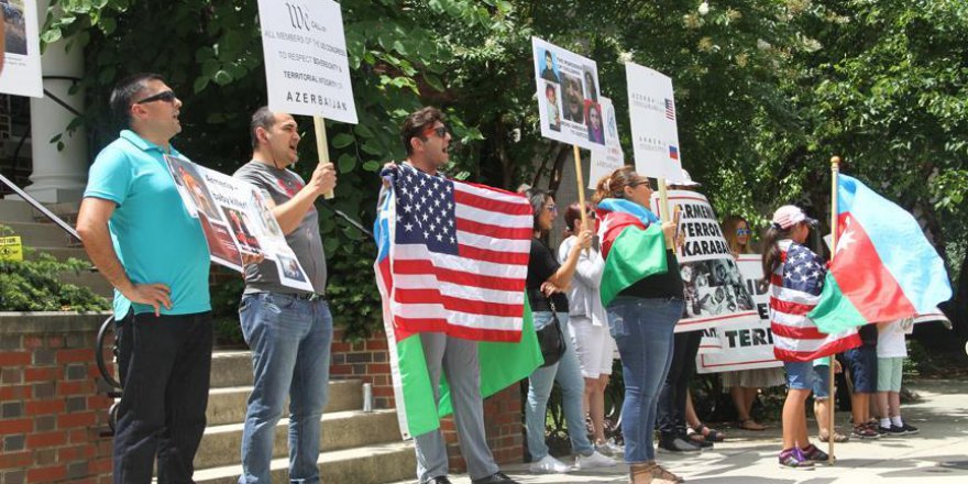 ABD'de yaşayan Azerbaycanlılar Ermenistan'ı protesto etti