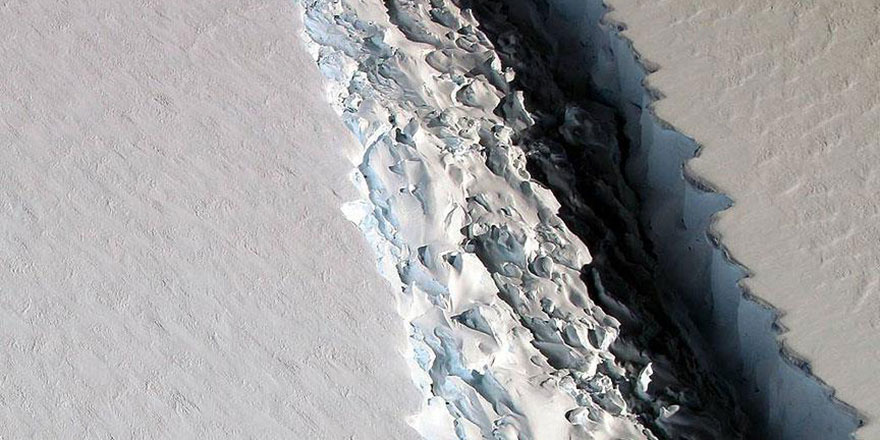 Londra'nın dört katı büyüklüğündeki buz dağı koptu