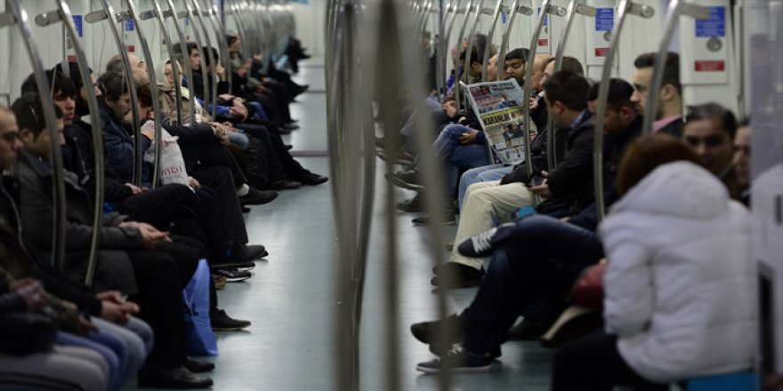 Metroda düzgün otur kuralı geldi
