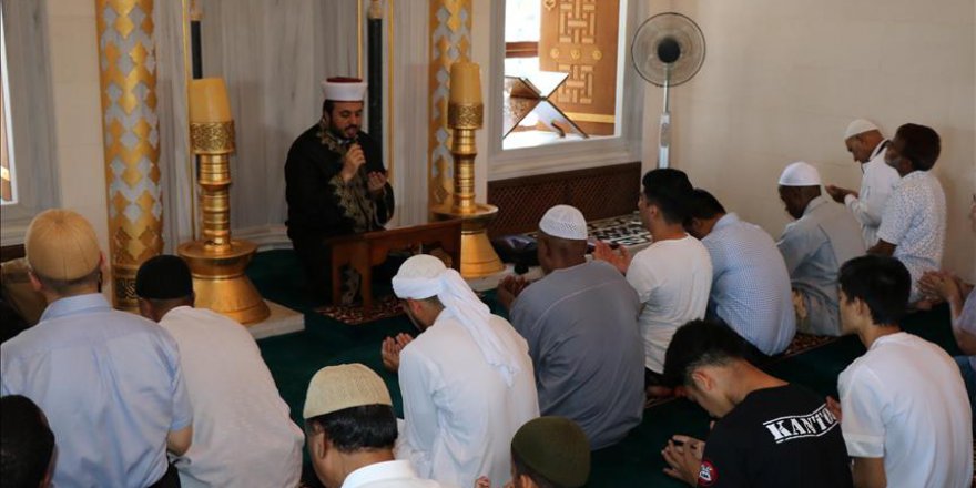 Tokyo Camisi'nde 15 Temmuz için Kur'an-ı Kerim tilaveti
