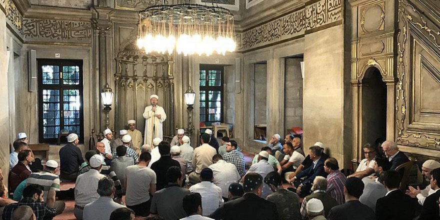 Osmanoğlu ailesi Eyüp Sultan Camisi'nde Kur'an-ı Kerim okuttu