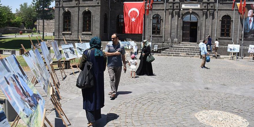 Diyarbakır'da vatandaşlardan darbe girişimine tepki