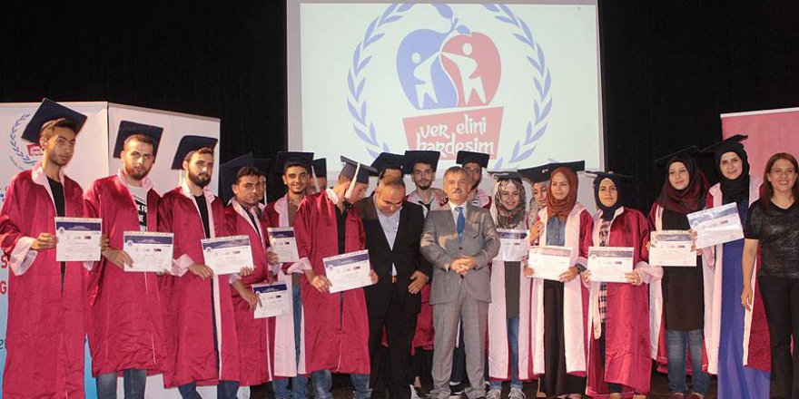 Türkçe öğrenen Suriyeli öğrenciler sertifikalarına kavuştu