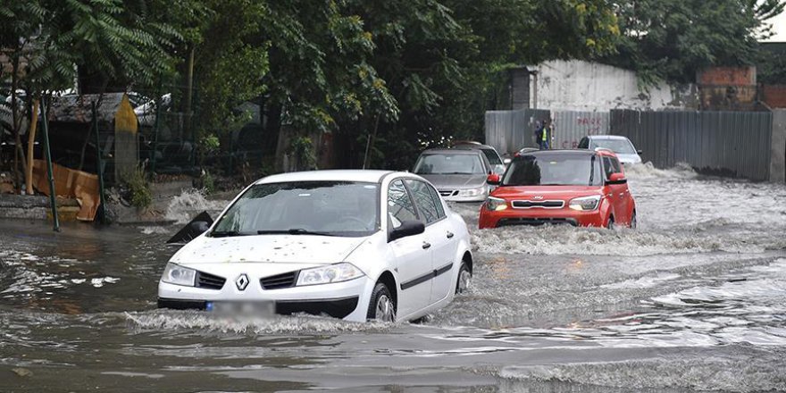 '15 santim su, aracı sürüklemeye yeter'