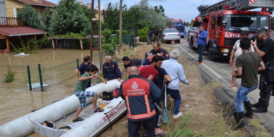 İstanbul'da sel mağdurlarına yardım