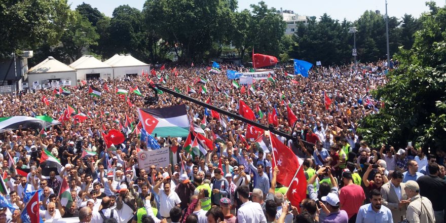 Türkiye ayaklandı İsrail lanetlendi