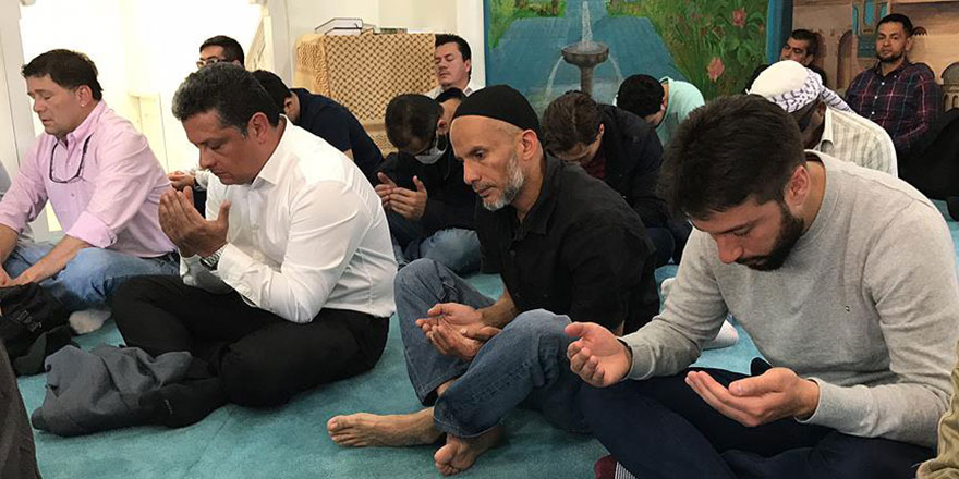 Kolombiyalı Müslümanlarından Mescid-i Aksa için dua ve gözyaşı