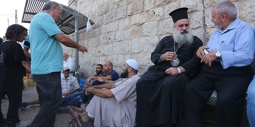 Hıristiyanıyla Müslümanıyla tüm Filistin halkı İsrail'e karşı