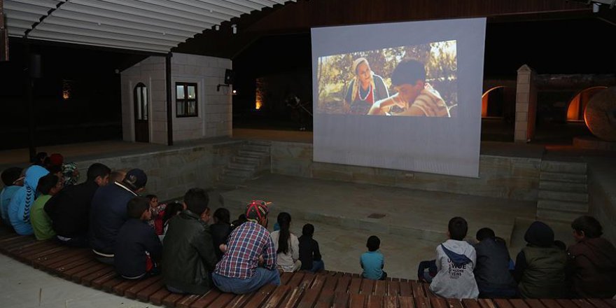 Çocuklar sinema ile buluştu
