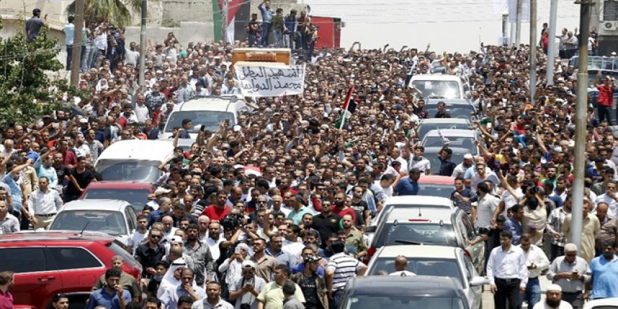 İşgalcilerin katlettiği gencin cenazesine binlerce kişi katıldı
