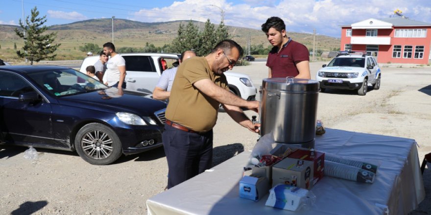 "Kahve içmeden geçmek yok"