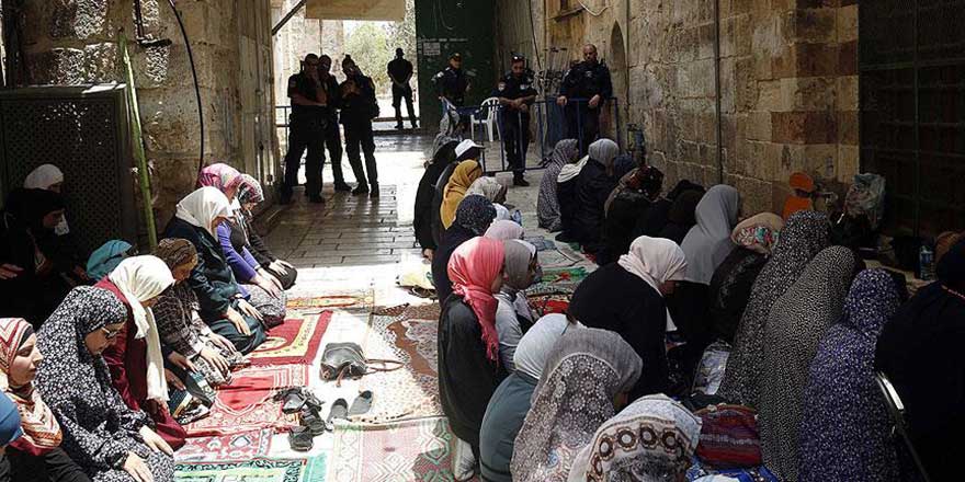 Filistin'de cuma günü için namaz ve seferberlik çağrısı