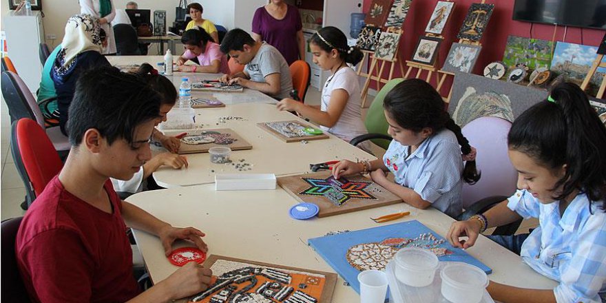 Engellilere mozaik eğitimi