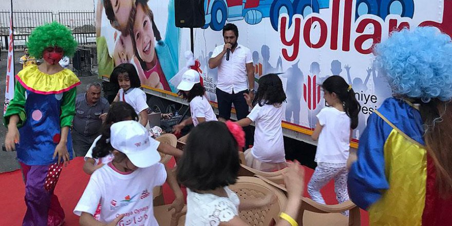 Van'da çocuklar 'Oyun Karavanı' ile buluştu