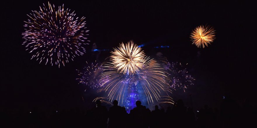İzmir'de havai fişek ve maytap kullanımını yasaklandı