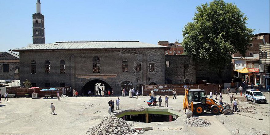 Tarihi Ulu Cami'ye çevre düzenlemesi yapılıyor