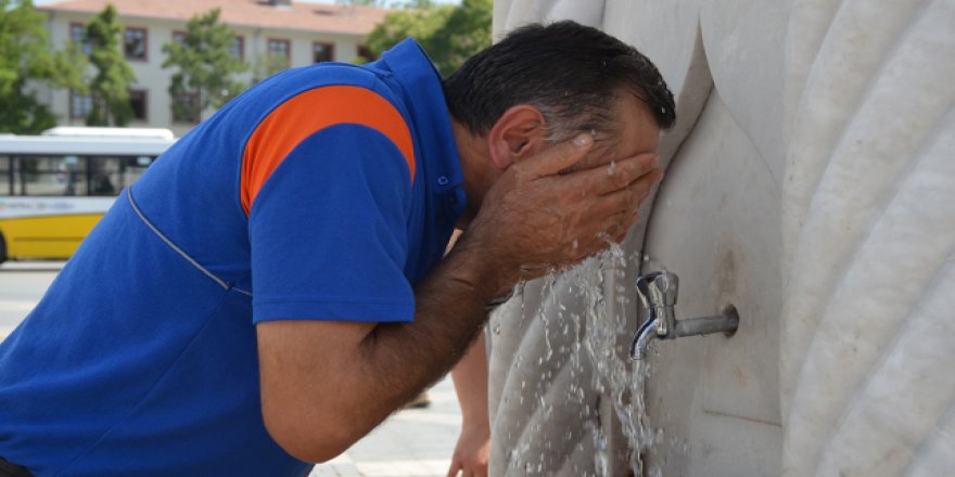 Aşırı sıcaklar vatandaşlara zor anlar yaşattı