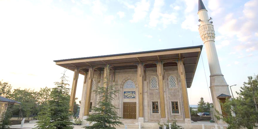 Uzun zaman sonra askeri birlikte ilk defa tam teşekküllü bir cami açıldı