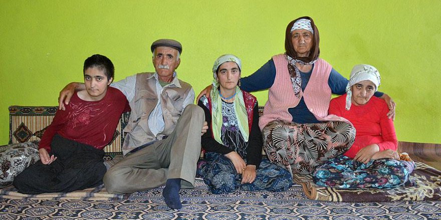 Engelli kızlarının şifa bulacağı günü bekliyorlar