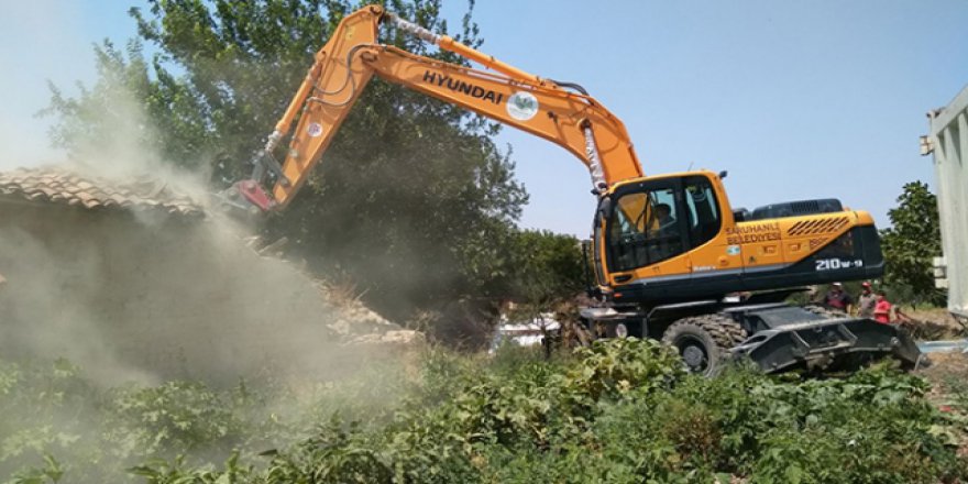 Manisa’daki depremin yaraları sarılıyor