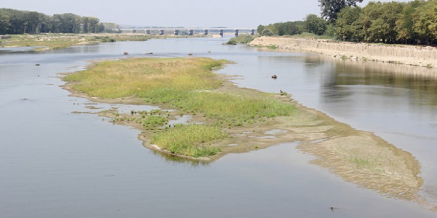 Sıcak hava su seviyelerini düşürdü