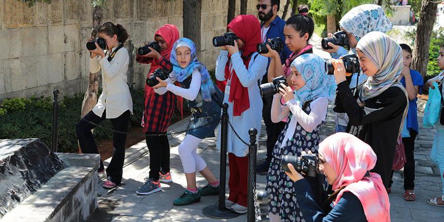 Suriyeli çocuklar Gaziantep'i fotoğrafladı