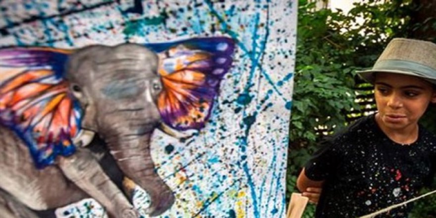 Afgan çocuk mülteci ilk sergisini açtı