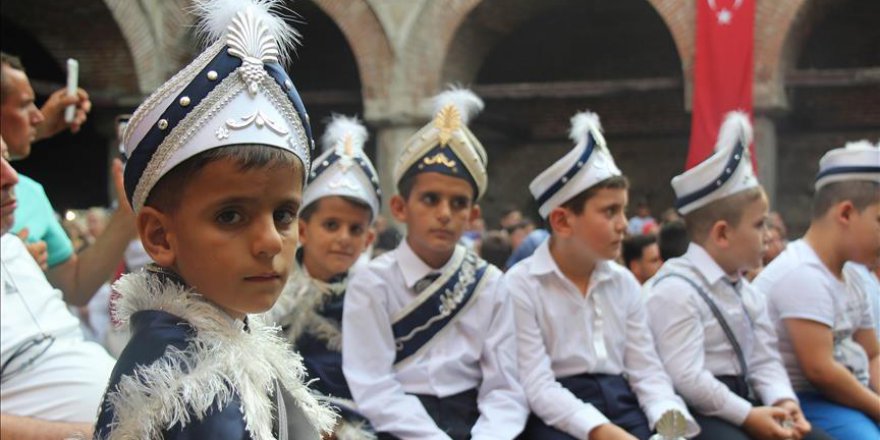 Üsküp'te toplu sünnet şöleni
