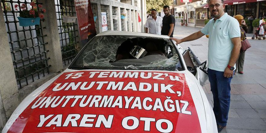 15 Temmuz'da tankın ezdiği otomobil Eyüp'te sergileniyor