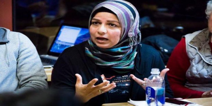 Gazeteye ilan verdi: Müslümanım, istediğinizi sorun!