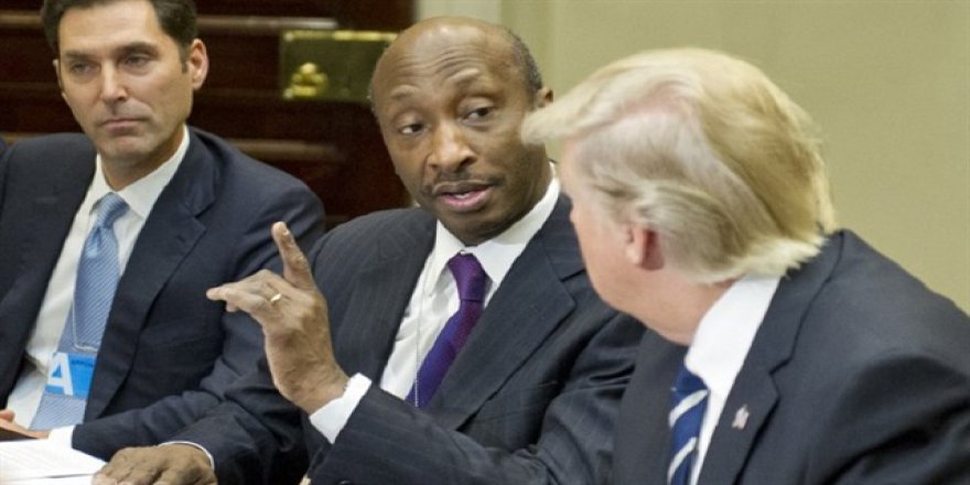 Siyahi CEO Trump'ın konseyinden ayrıldı